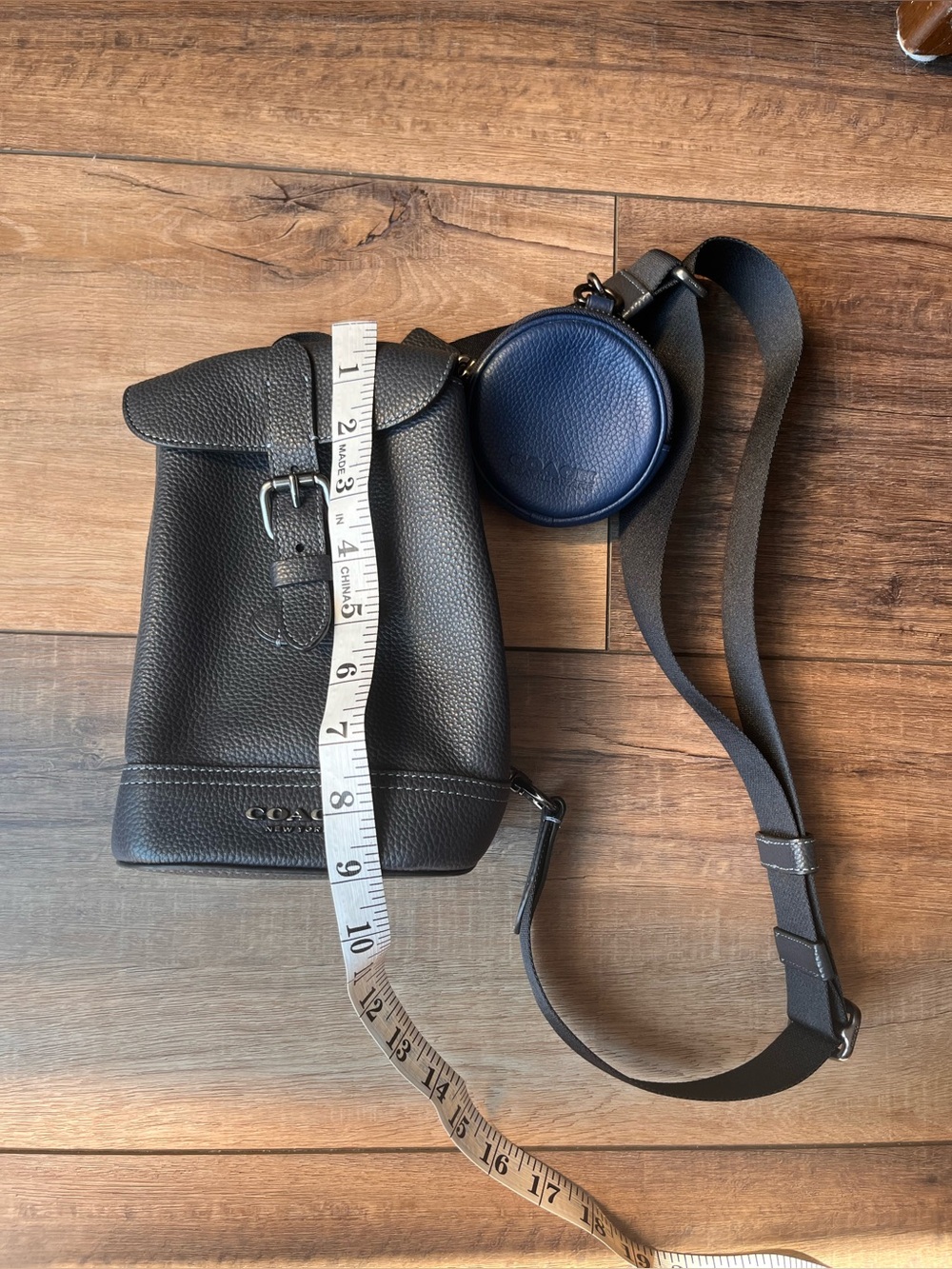 Coach Navy Pebble Leather Navy Crossbody Sling Bag with Clip on Circle Pouch! - Picture 12 of 16